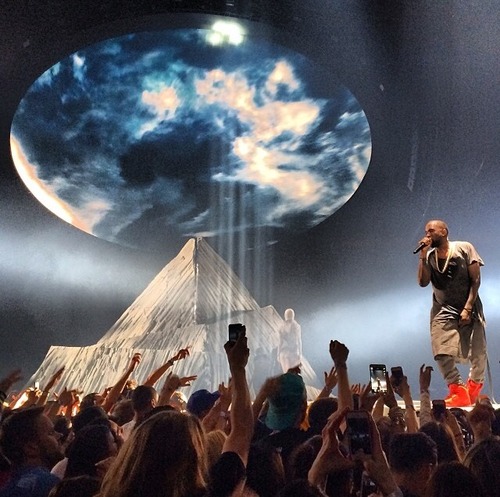 Kanye-West-X-YEEZUS-Tour-9